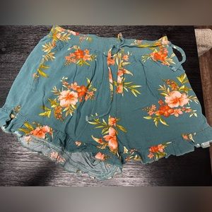 American Eagle Small Green Shorts with Flowers